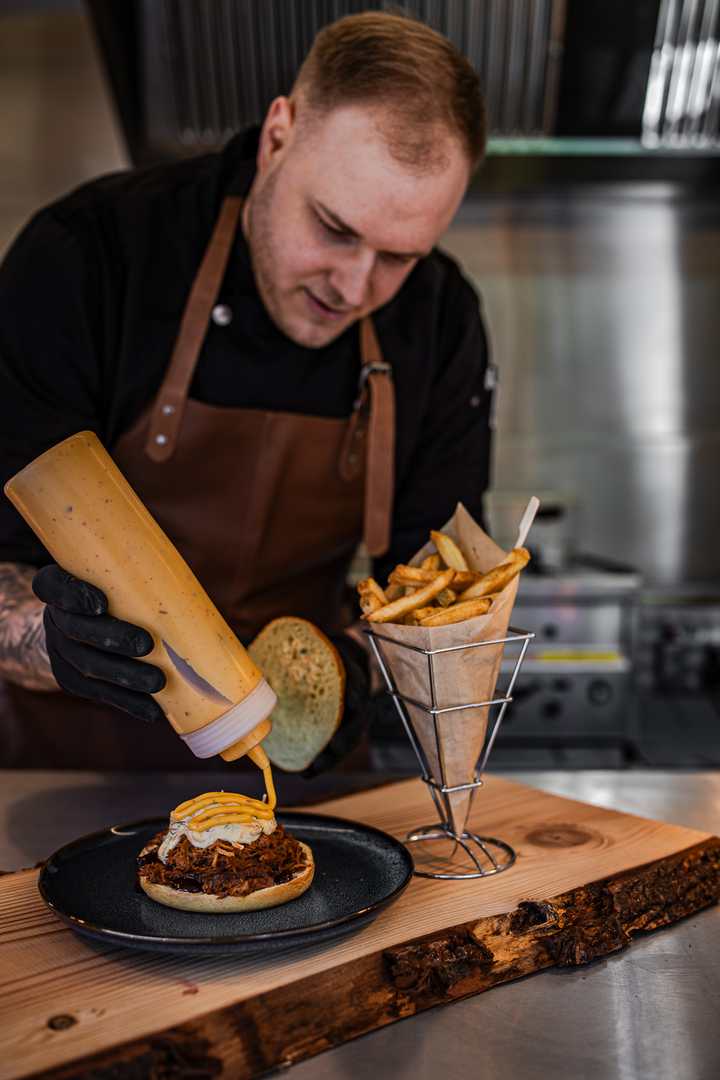 Truck and Taste thumbnail